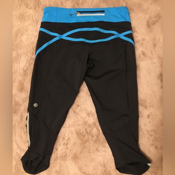 Lululemon athletic yoga pants - Picture 2 of 8